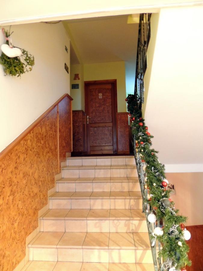 Hotel Paar Szieszta Gyor Bagian luar foto