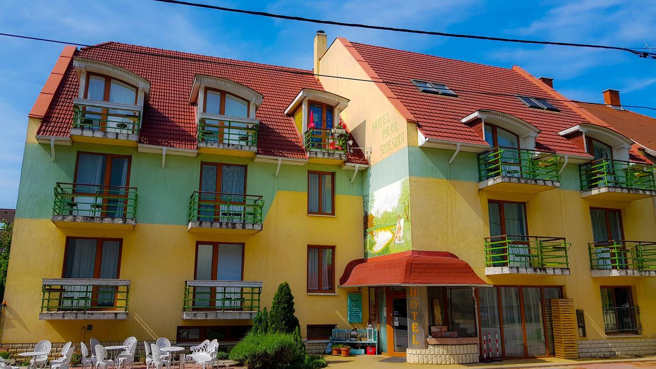 Hotel Paar Szieszta Gyor Bagian luar foto