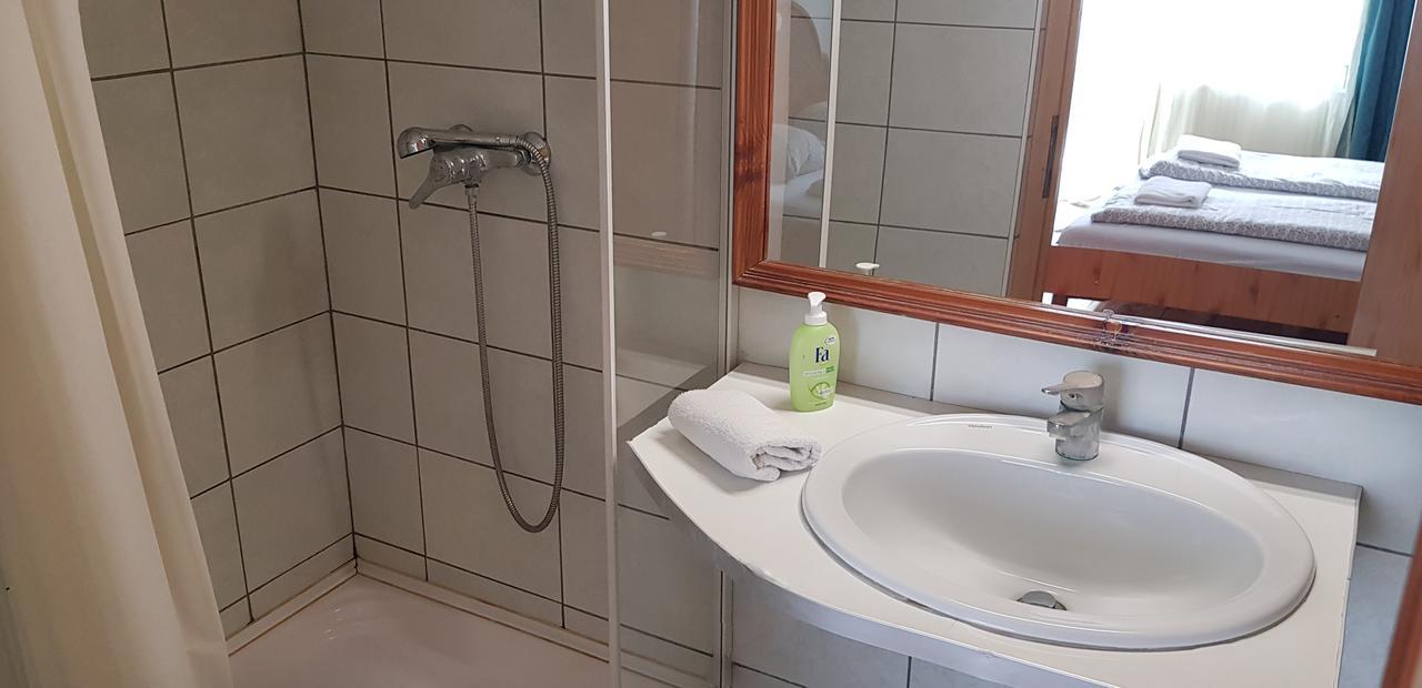 Hotel Paar Szieszta Gyor Bagian luar foto