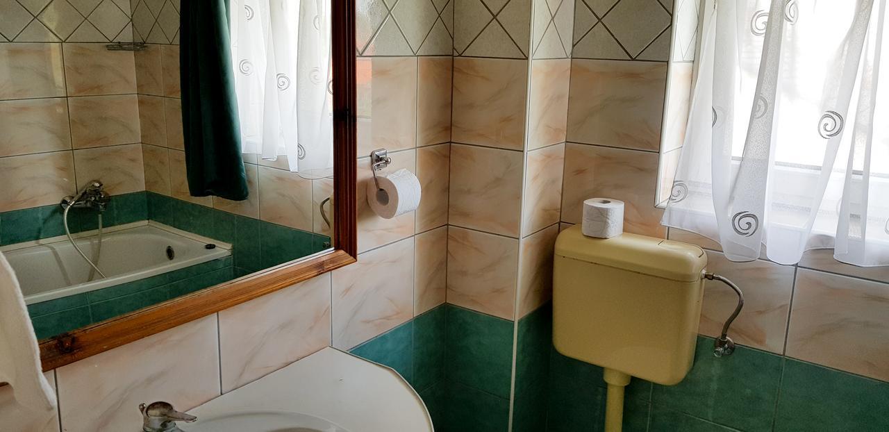 Hotel Paar Szieszta Gyor Bagian luar foto